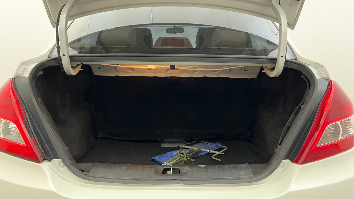 Used 2016 Maruti Suzuki Swift Dzire VXI Petrol Manual interior DICKY INSIDE VIEW
