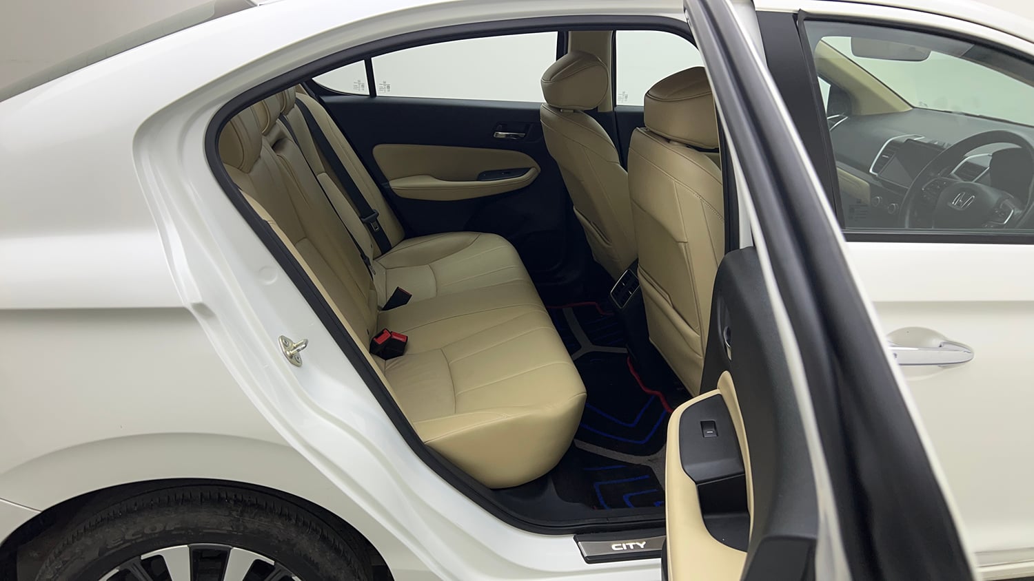 Used 2024 Honda City ZX Petrol CVT Petrol Automatic interior RIGHT SIDE REAR DOOR CABIN VIEW