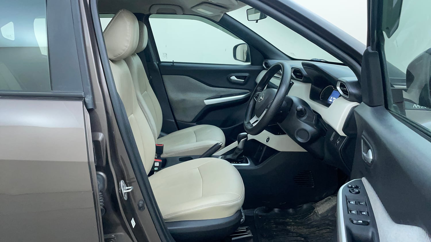 Used 2021 Nissan Magnite XL Turbo CVT Petrol Automatic interior RIGHT SIDE FRONT DOOR CABIN VIEW