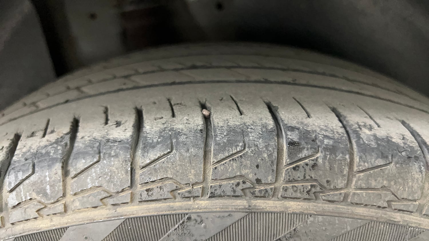 Used 2024 Kia Seltos HTX Plus 1.5 Diesel MT Diesel Manual tyres RIGHT REAR TYRE TREAD VIEW