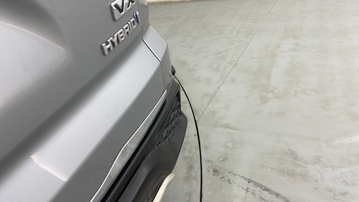 Used 2023 Toyota Innova Hycross VX Hybrid 8 STR Hybrid Automatic dents MINOR SCRATCH