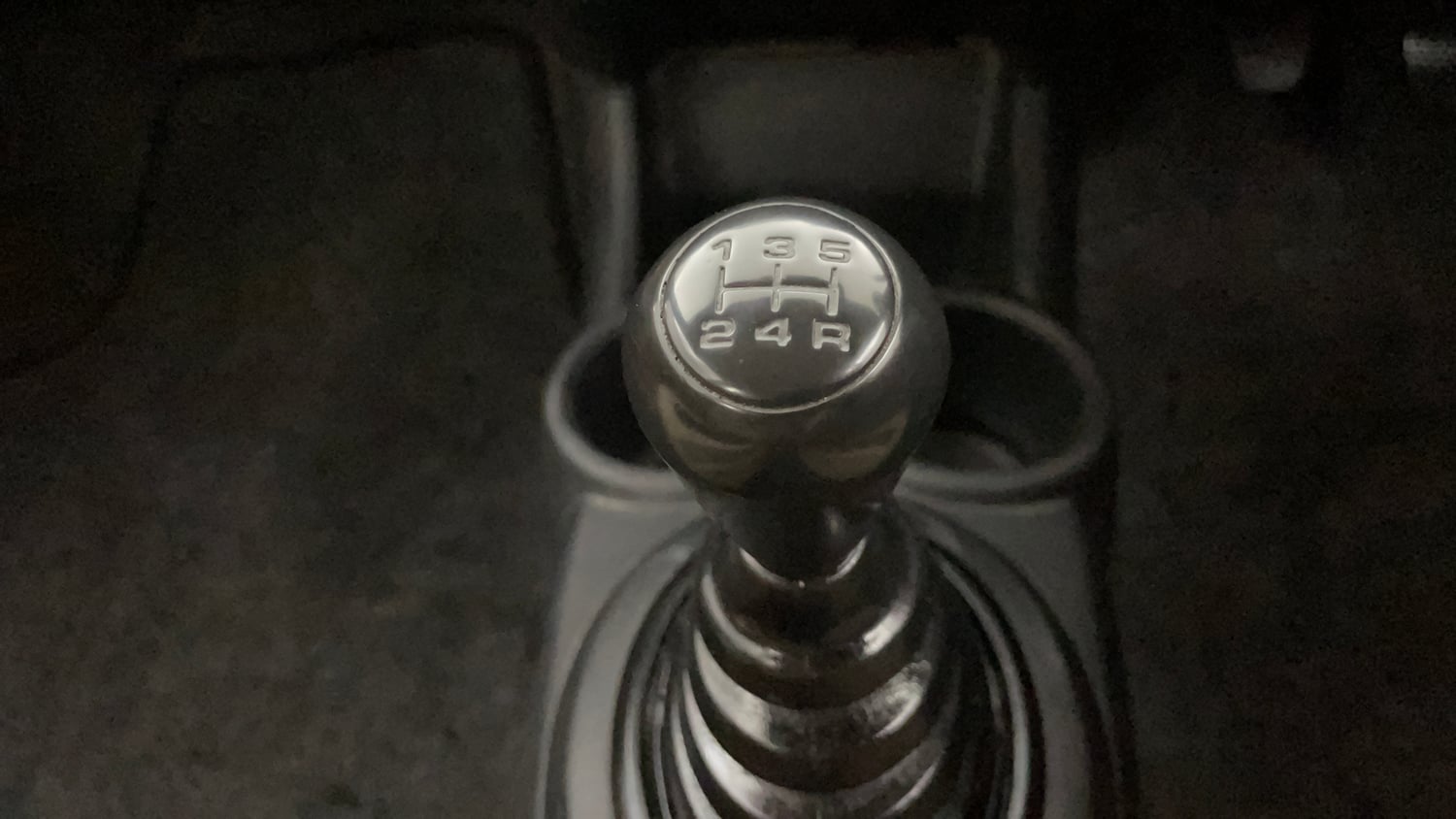 Used 2013 Honda Brio E MT Petrol Manual interior GEAR  KNOB VIEW