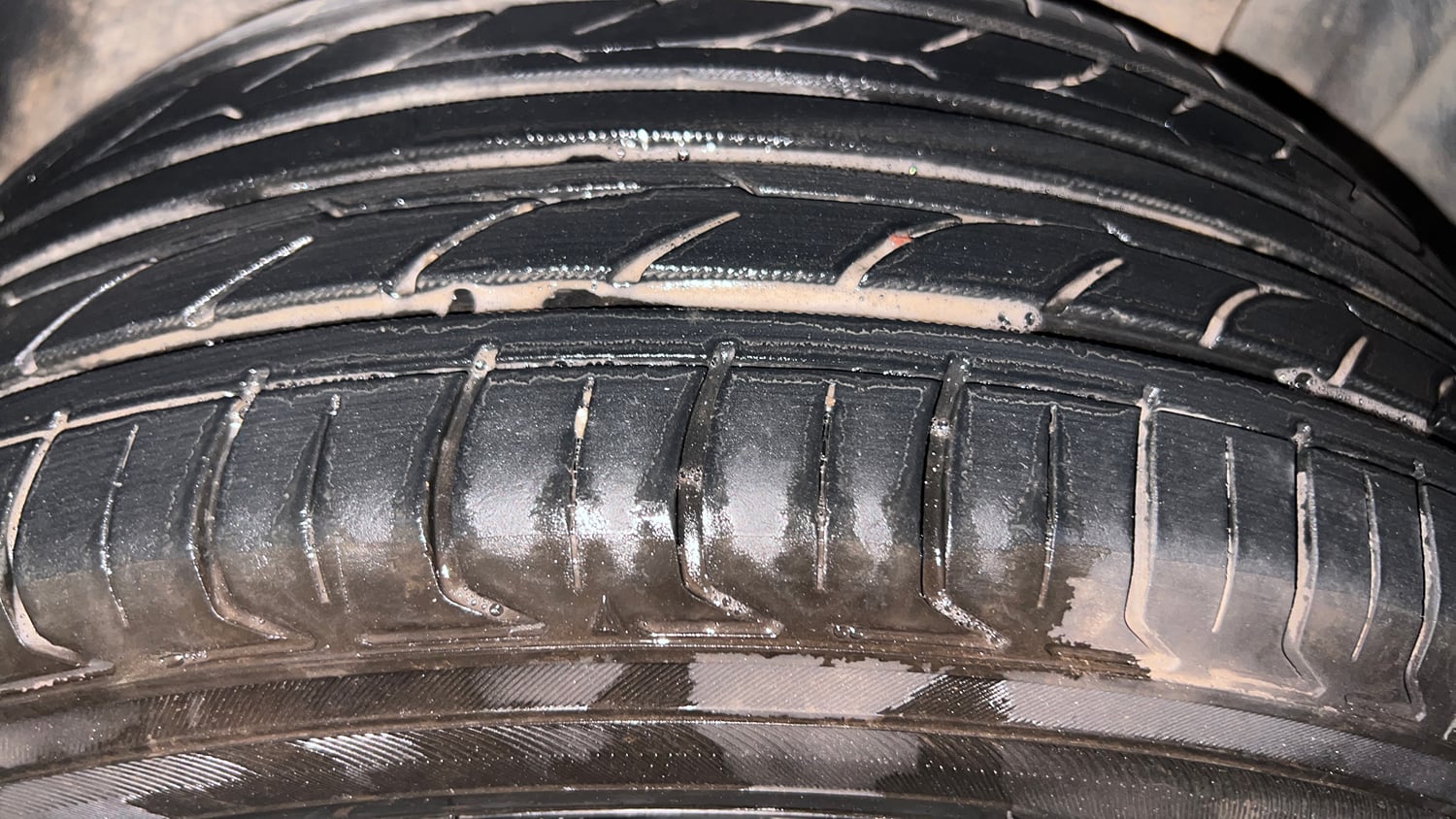 Used 2018 maruti-suzuki Vitara Brezza ZDi Plus AGS Diesel Automatic tyres LEFT REAR TYRE TREAD VIEW