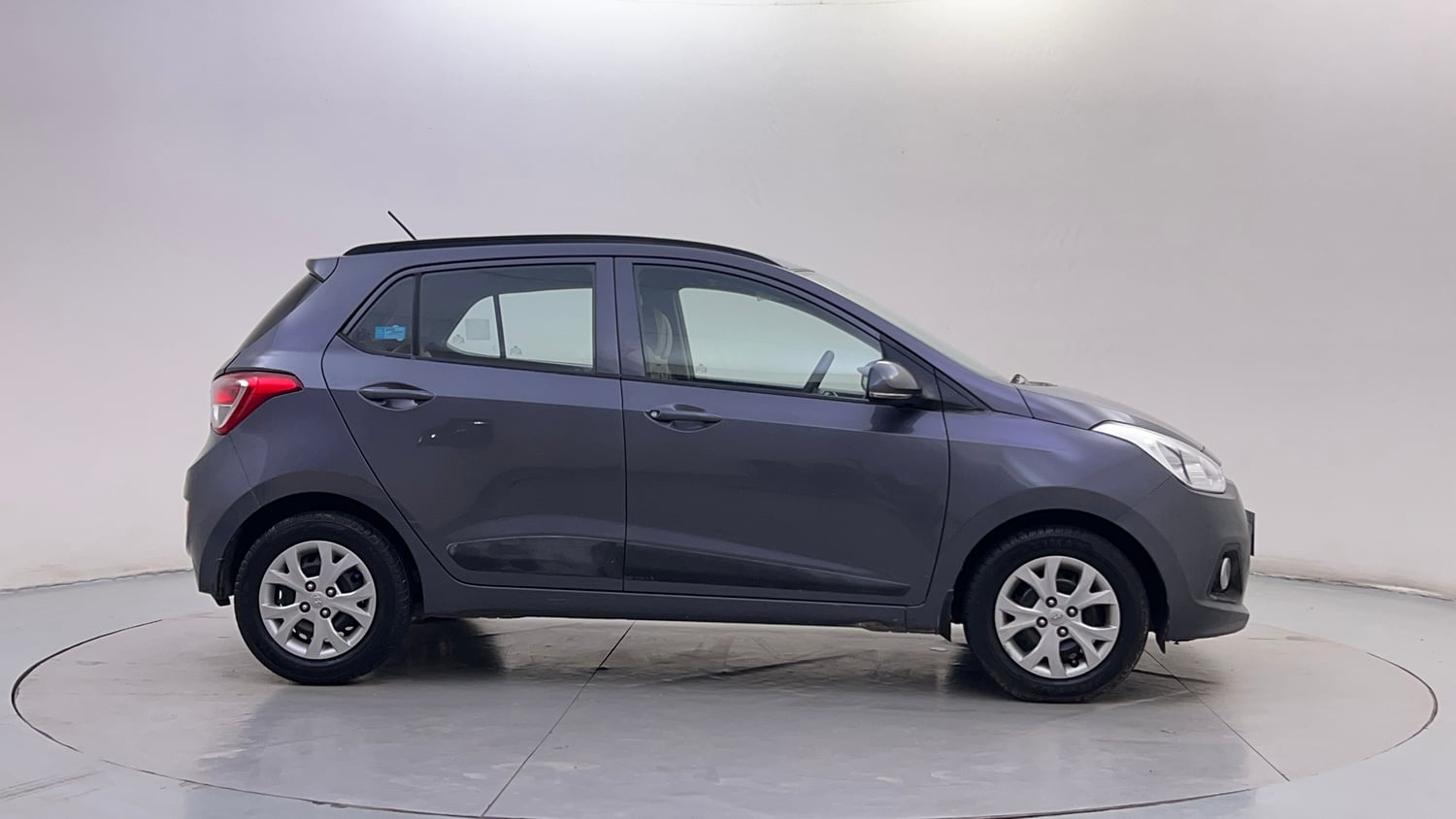 Used 2016 Hyundai Grand i10 Sportz 1.2 Kappa VTVT Petrol Manual exterior RIGHT SIDE VIEW