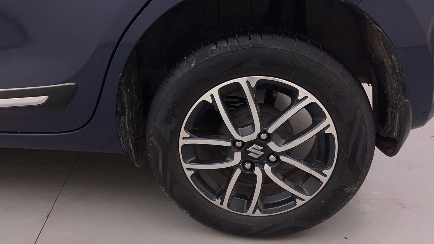 Used 2020 Maruti Suzuki Swift ZXi Plus AMT Petrol Automatic tyres LEFT REAR TYRE RIM VIEW