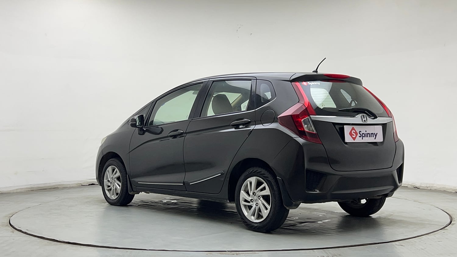 Used 2016 Honda Jazz V AT Petrol Petrol Automatic exterior LEFT REAR CORNER VIEW
