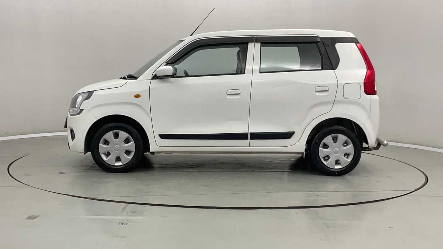 Used 2024 Maruti Suzuki Wagon R VXI 1.0 Petrol Manual exterior LEFT SIDE VIEW