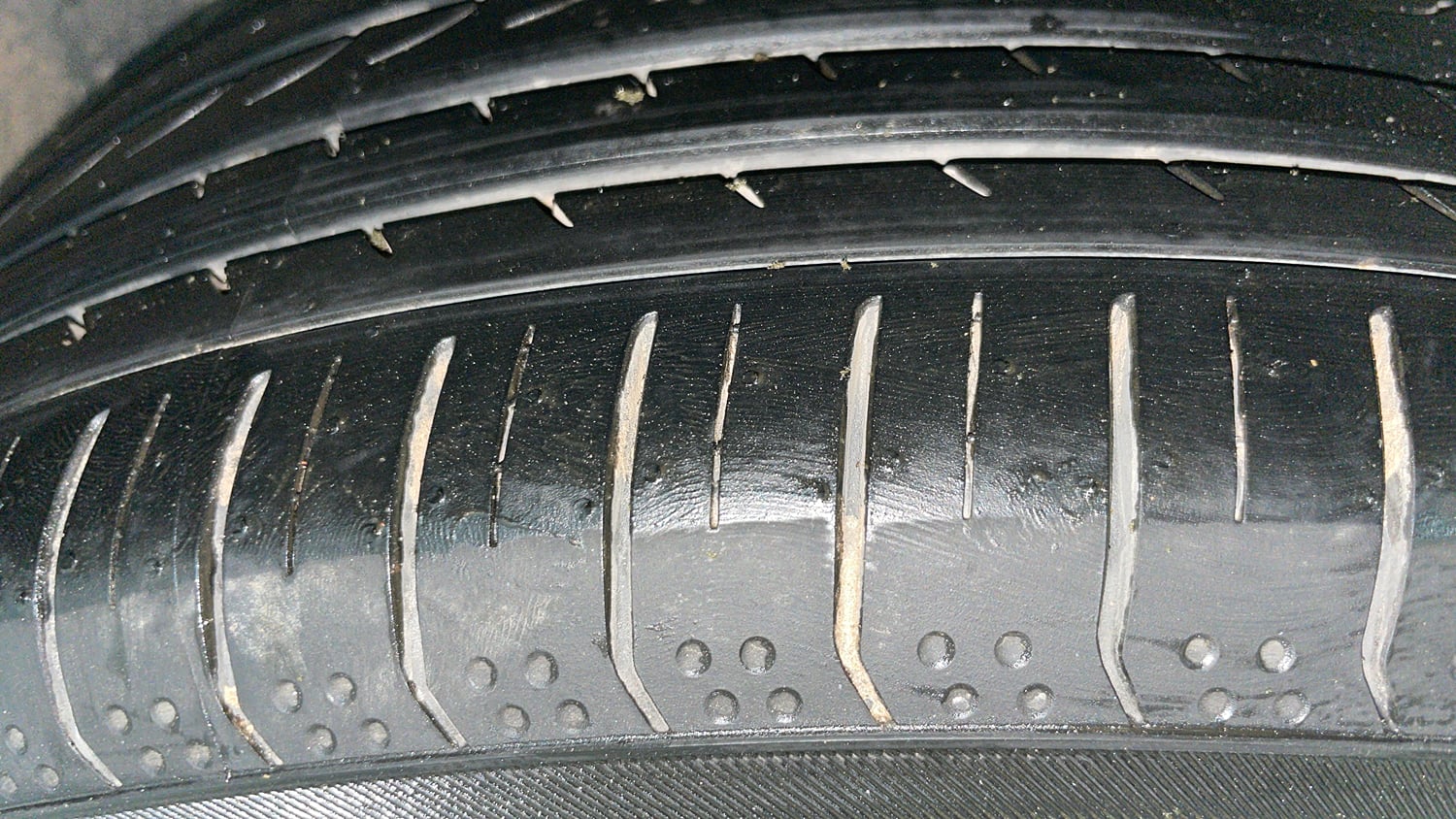 Used 2018 Ford EcoSport Titanium + 1.5L TDCi Diesel Manual tyres LEFT FRONT TYRE TREAD VIEW