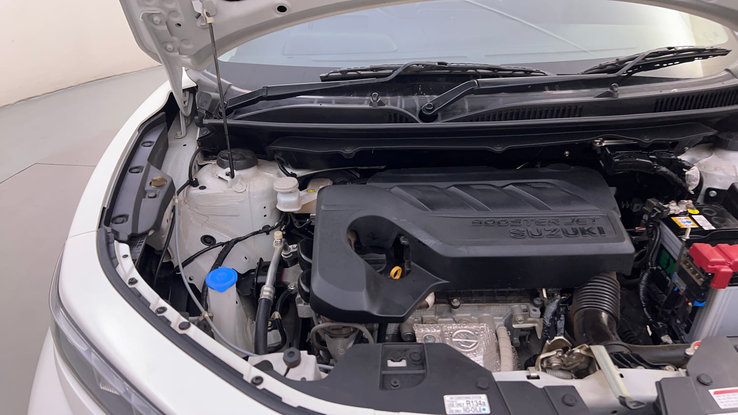 Used 2024 Maruti Suzuki Fronx Alpha 1.0L Turbo 6 AT Petrol Automatic engine ENGINE RIGHT SIDE HINGE & APRON VIEW