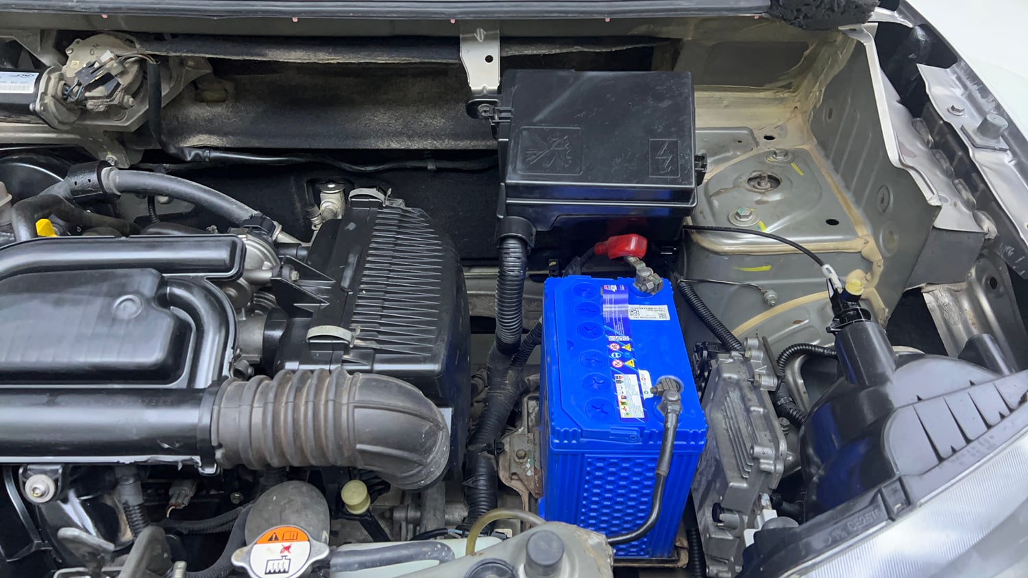Used 2017 Renault Kwid 1.0 RXT AMT Petrol Automatic engine ENGINE LEFT SIDE VIEW