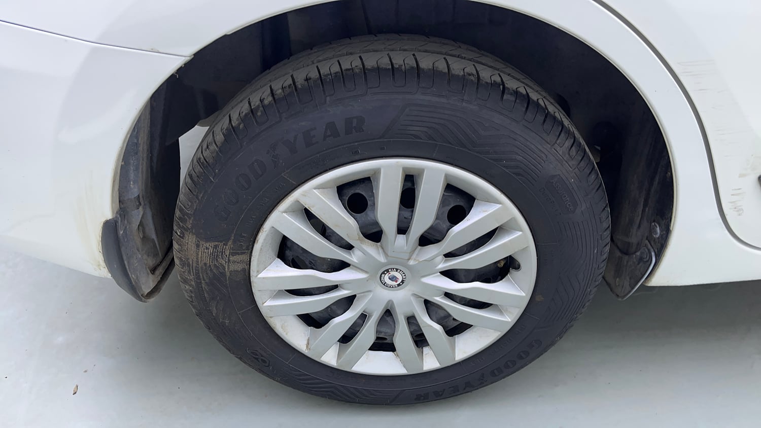 Used 2017 Maruti Suzuki Dzire VXi Petrol Manual tyres RIGHT REAR TYRE RIM VIEW