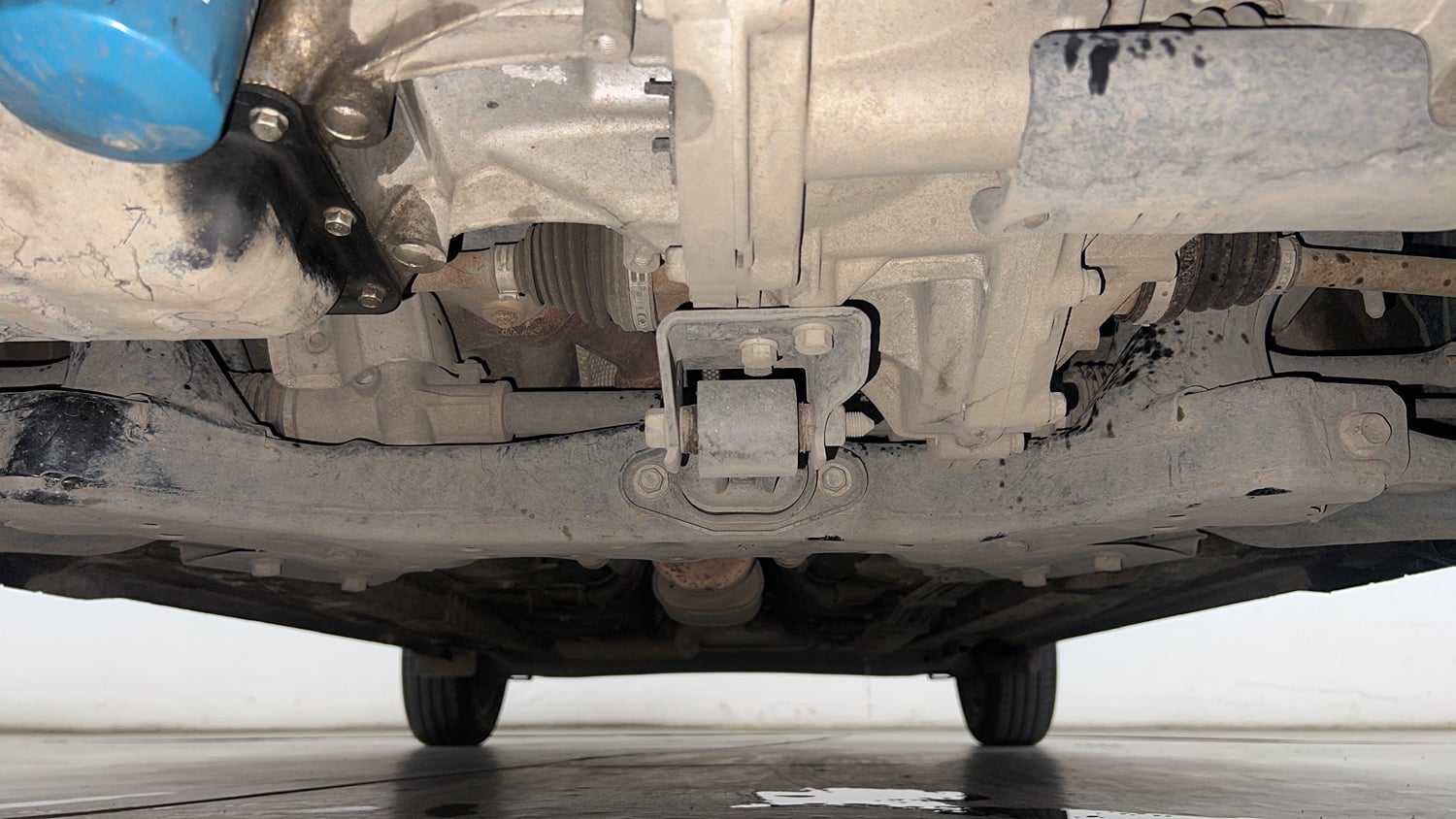 Used 2024 Hyundai Grand i10 Nios Sportz 1.2 Kappa AMT Petrol Automatic extra FRONT LEFT UNDERBODY VIEW