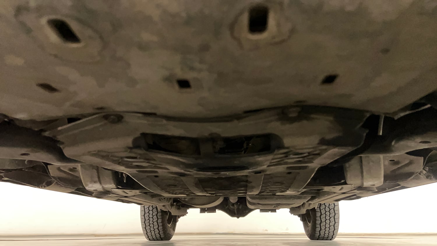 Used 2016 Mahindra TUV300 T8 Diesel Manual extra FRONT LEFT UNDERBODY VIEW