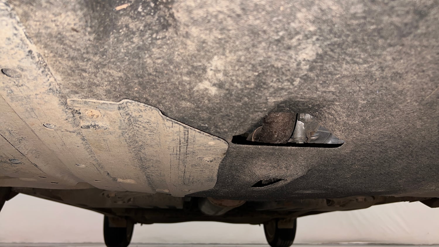Used 2024 Maruti Suzuki Fronx Alpha 1.0L Turbo 6 AT Petrol Automatic extra FRONT LEFT UNDERBODY VIEW