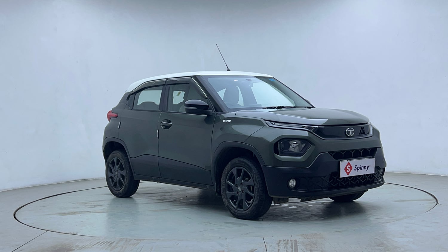 Used 2022 Tata Punch Camo Accomplished Dazzle AMT Petrol Automatic exterior RIGHT FRONT CORNER VIEW
