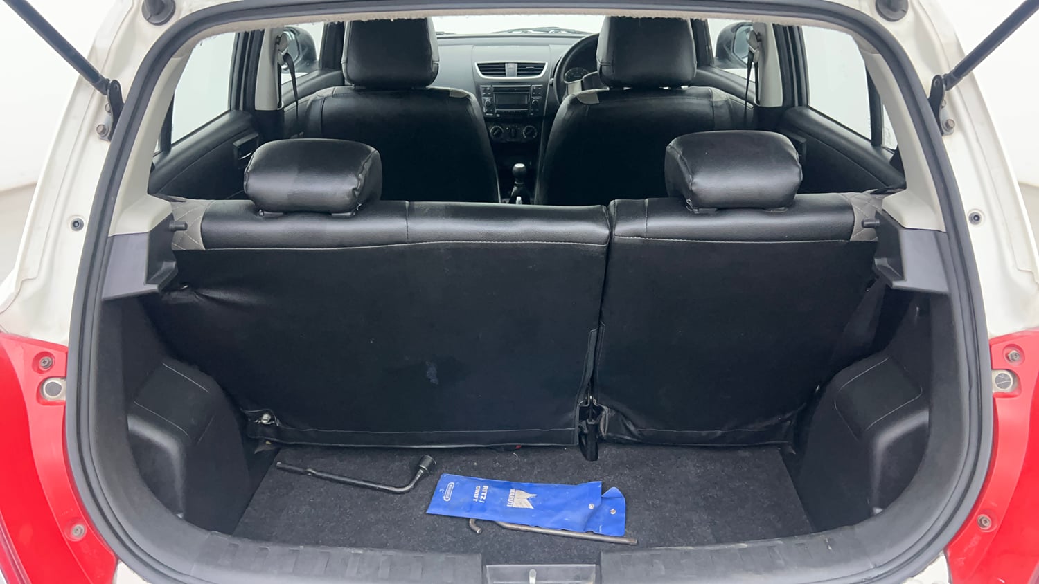 Used 2016 Maruti Suzuki Swift VXi Petrol Manual interior DICKY INSIDE VIEW