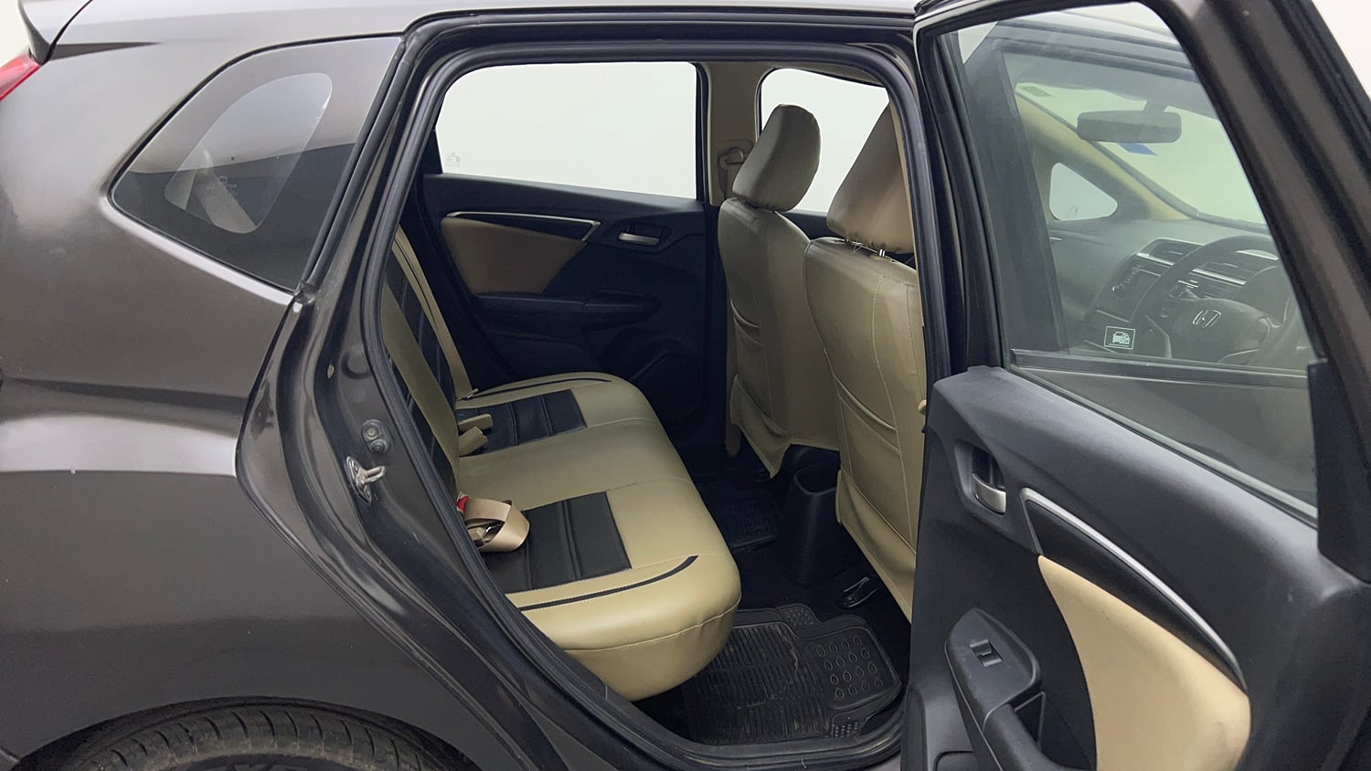 Used 2016 Honda Jazz V AT Petrol Petrol Automatic interior RIGHT SIDE REAR DOOR CABIN VIEW
