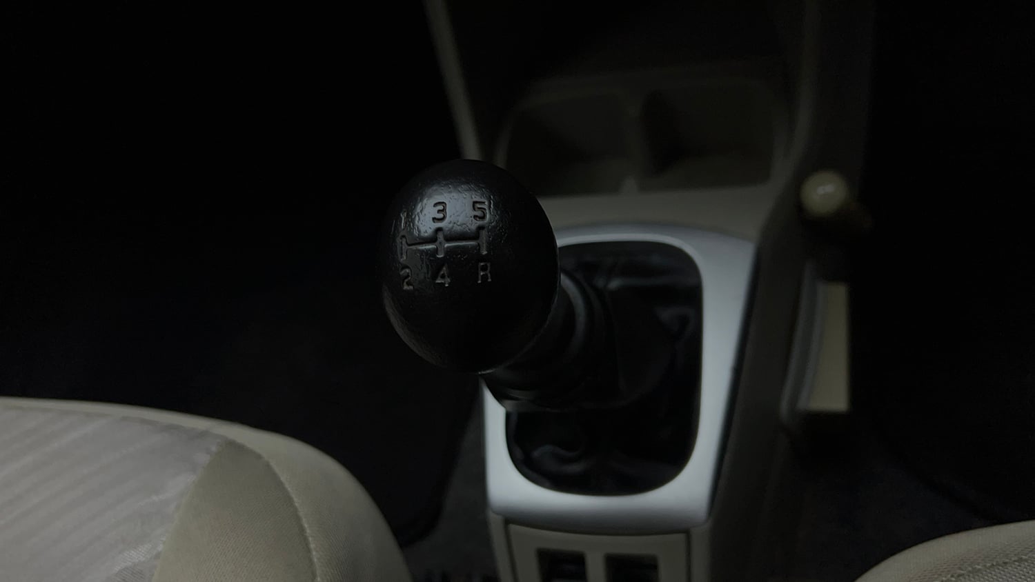 Used 2016 Maruti Suzuki Alto K10 VXi Petrol Manual interior GEAR  KNOB VIEW
