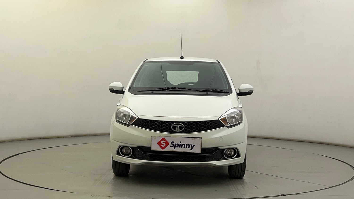 Used 2019 Tata Tiago Revotron XZ w/o Alloy Petrol Manual exterior FRONT VIEW