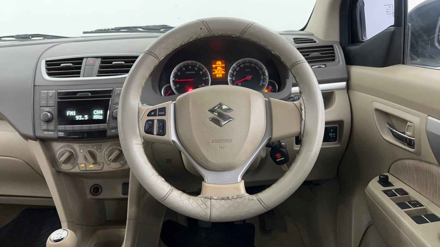 Used 2014 Maruti Suzuki Ertiga ZXi Petrol Manual interior STEERING VIEW