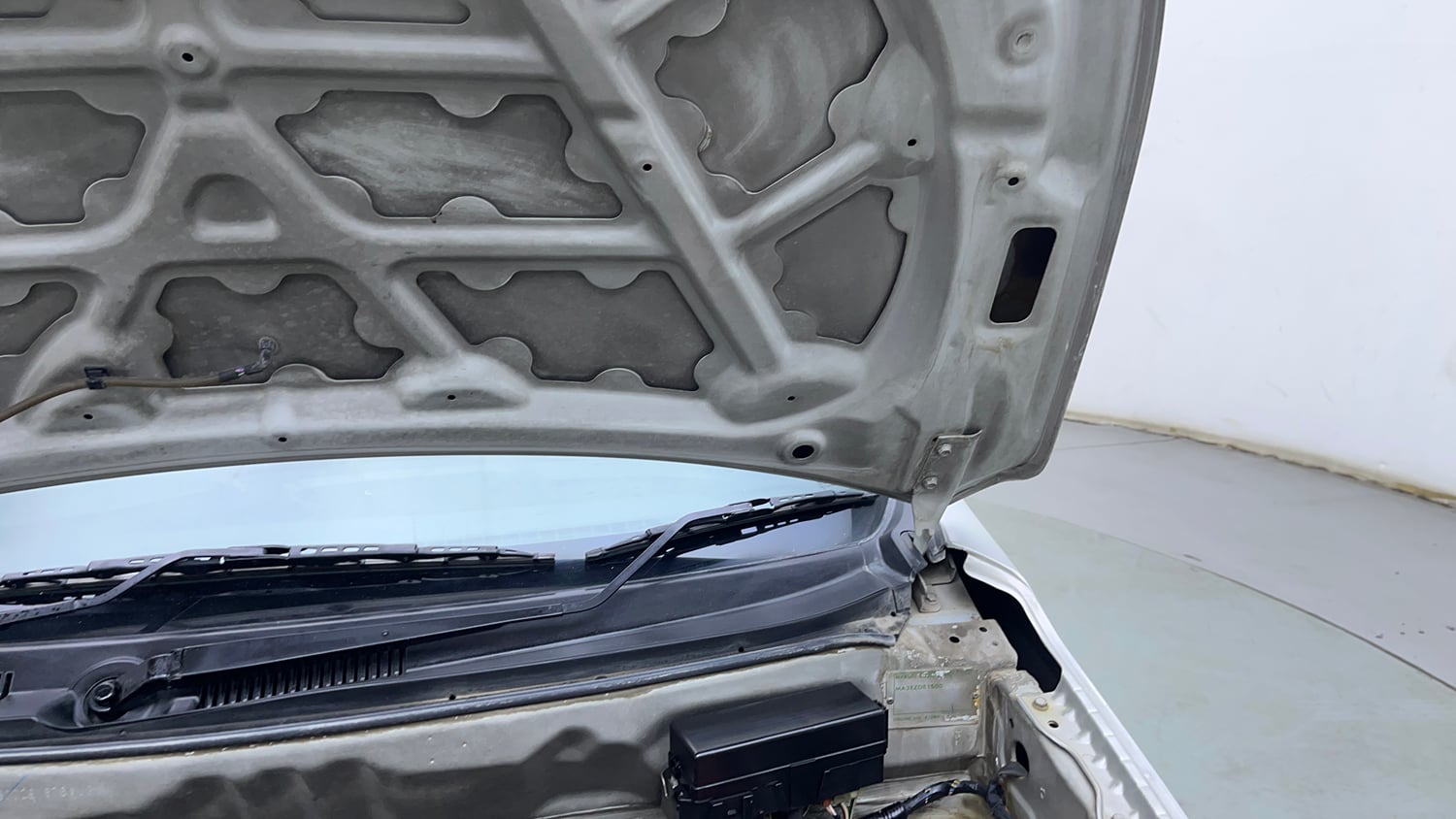 Used 2016 Maruti Suzuki Alto K10 VXi Petrol Manual engine ENGINE LEFT SIDE HINGE & APRON VIEW