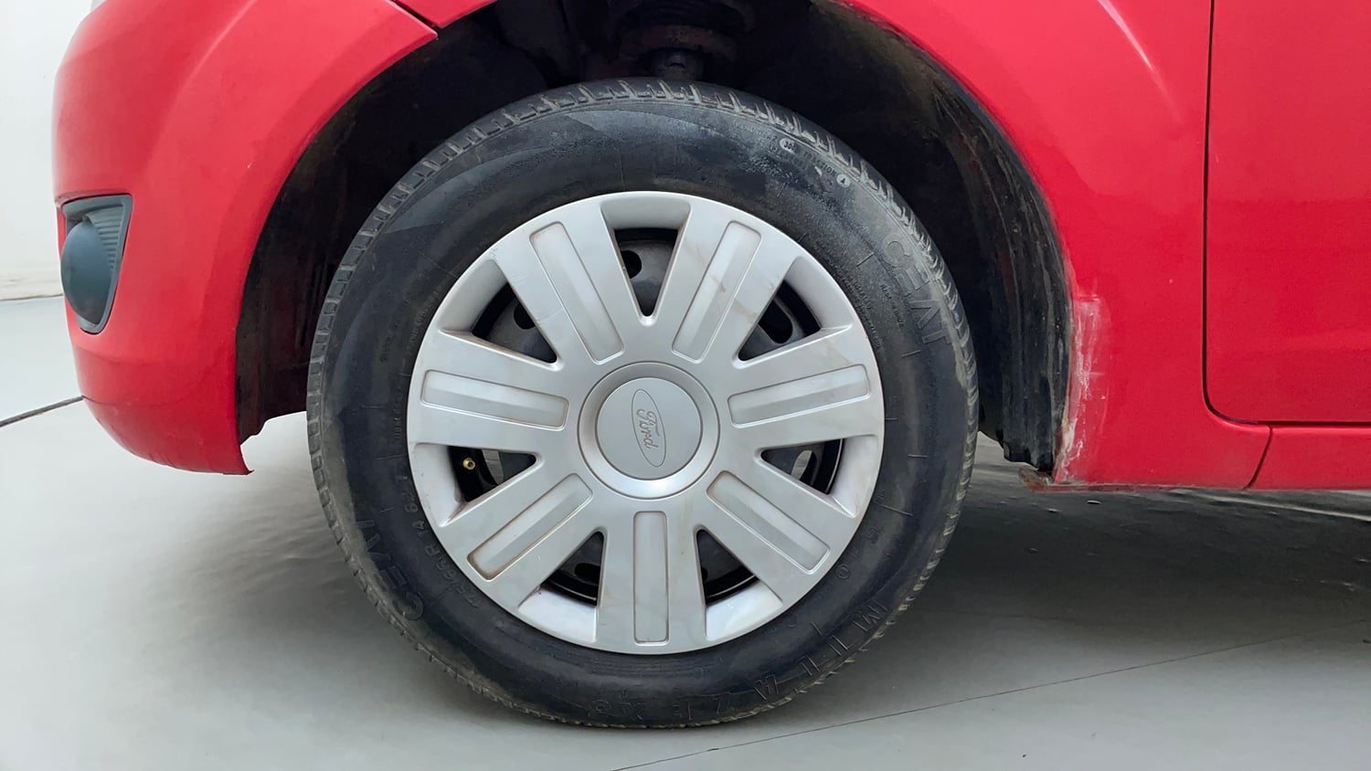 Used 2012 Ford Figo Duratec Petrol ZXI 1.2 Petrol Manual tyres LEFT FRONT TYRE RIM VIEW