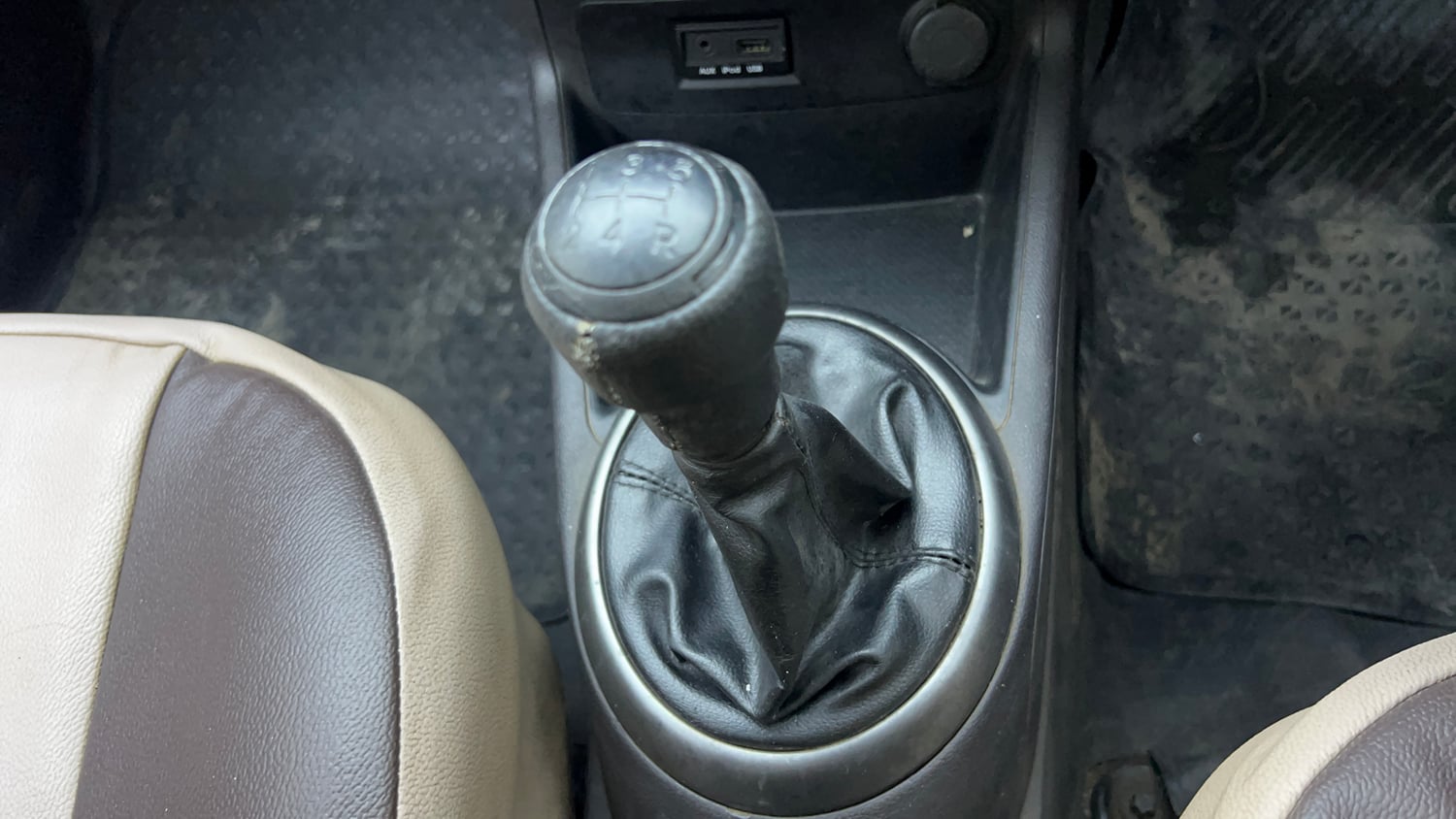 Used 2013 Hyundai i20 Sportz 1.2 Petrol Manual interior GEAR  KNOB VIEW
