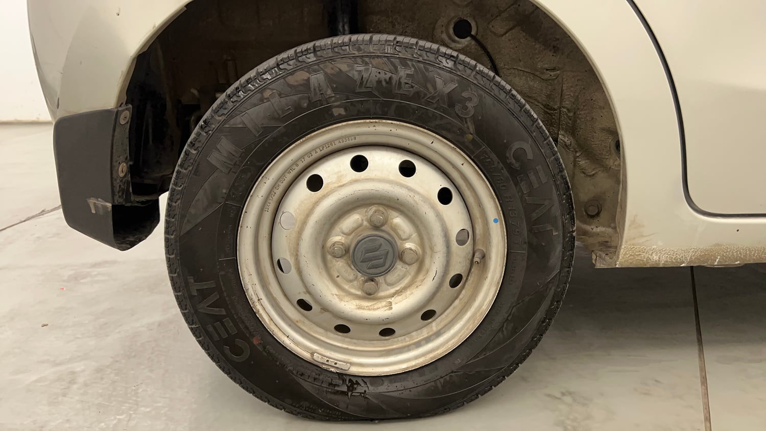 Used 2017 Maruti Suzuki Celerio LXi ABS Petrol Manual tyres RIGHT REAR TYRE RIM VIEW