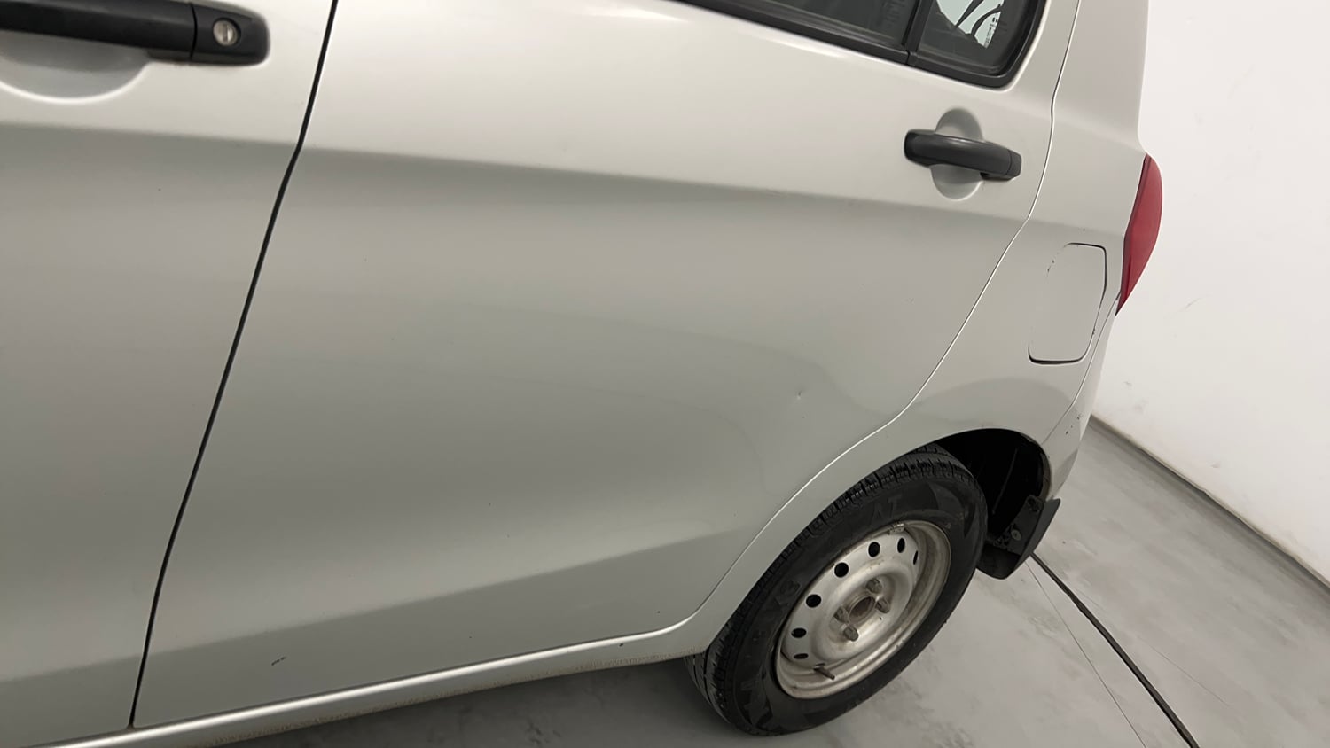 Used 2017 Maruti Suzuki Celerio LXi ABS Petrol Manual dents MINOR SCRATCH