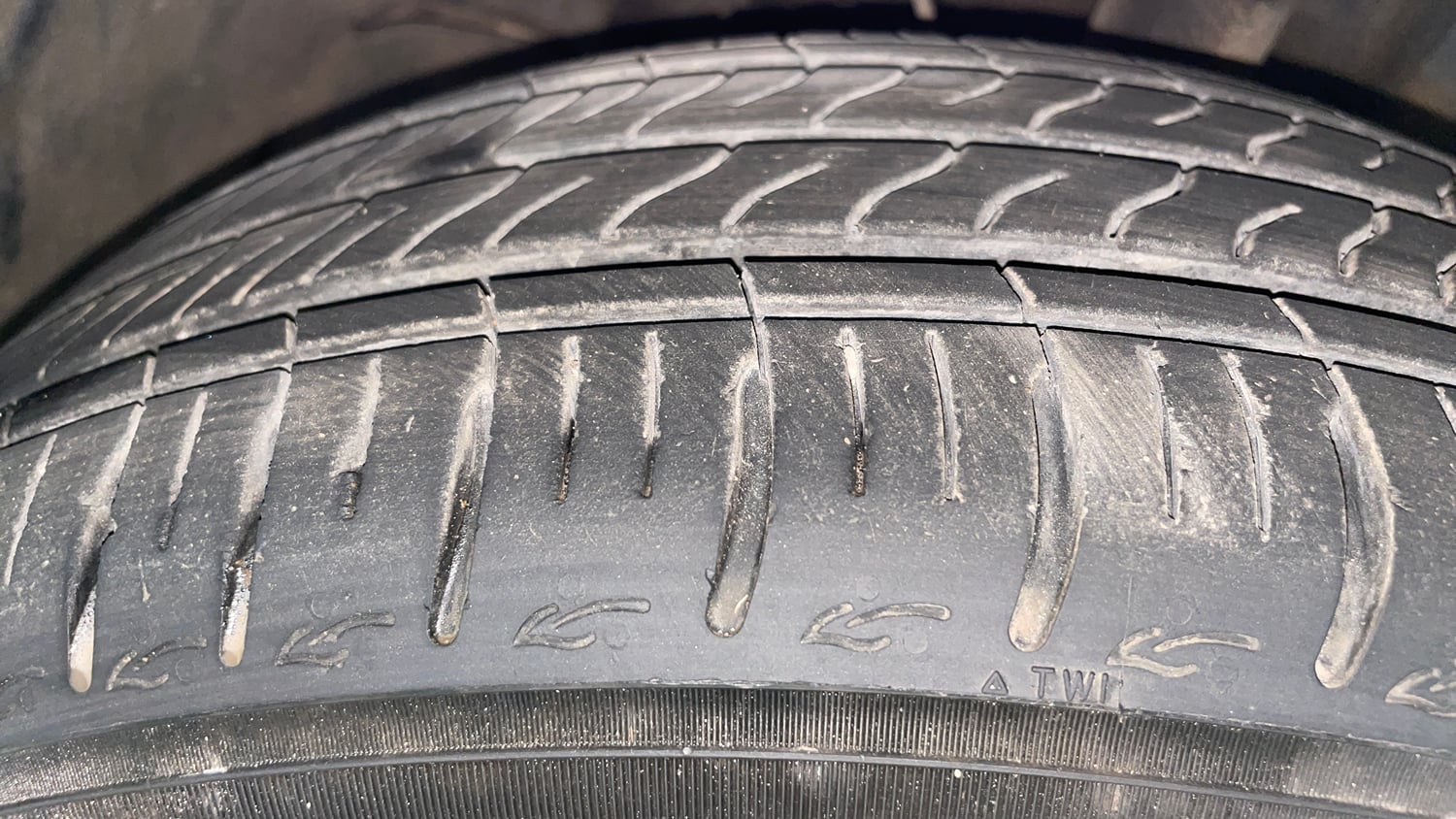 Used 2021 Tata Tiago XZ Plus Dual Tone Petrol Manual tyres LEFT FRONT TYRE TREAD VIEW