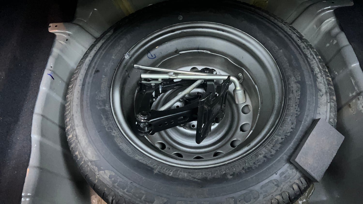 Used 2021 Tata Altroz XZ Petrol Petrol Manual tyres SPARE TYRE VIEW