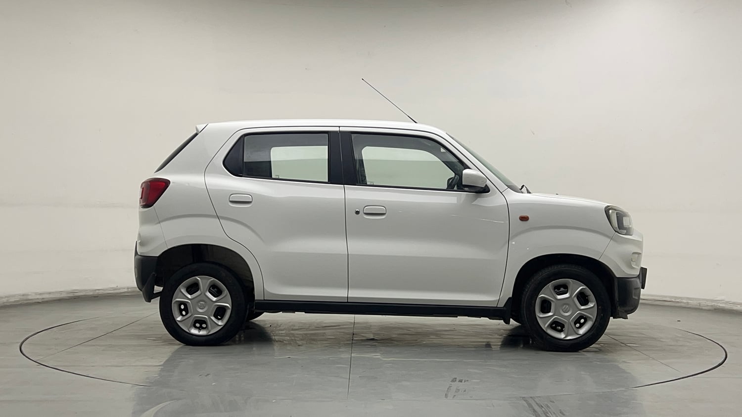Used 2022 Maruti Suzuki S-Presso VXi Plus Petrol Manual exterior RIGHT SIDE VIEW