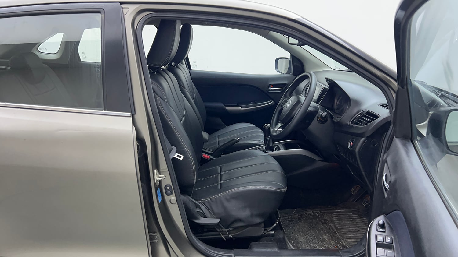 Used 2020 Maruti Suzuki Baleno Zeta Petrol Manual interior RIGHT SIDE FRONT DOOR CABIN VIEW