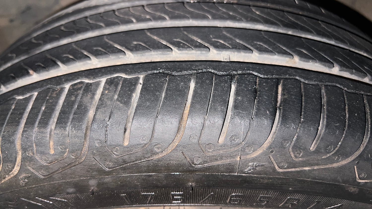 Used 2014 Honda Amaze 1.2 S i-VTEC Petrol Manual tyres LEFT FRONT TYRE TREAD VIEW