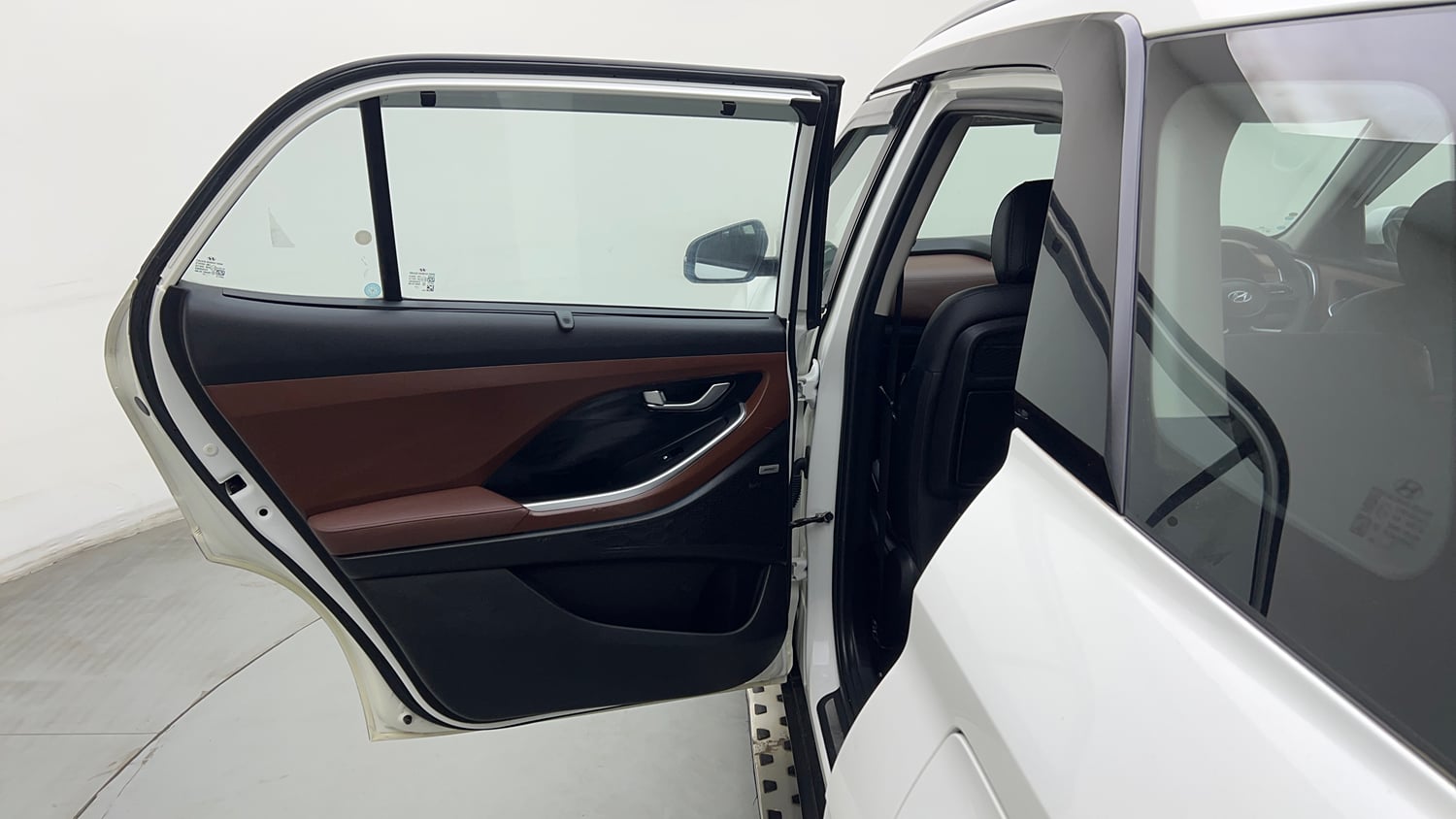 Used 2022 Hyundai Alcazar Platinum (O) 7 Seater 1.5 Diesel AT Diesel Automatic interior LEFT REAR DOOR OPEN VIEW