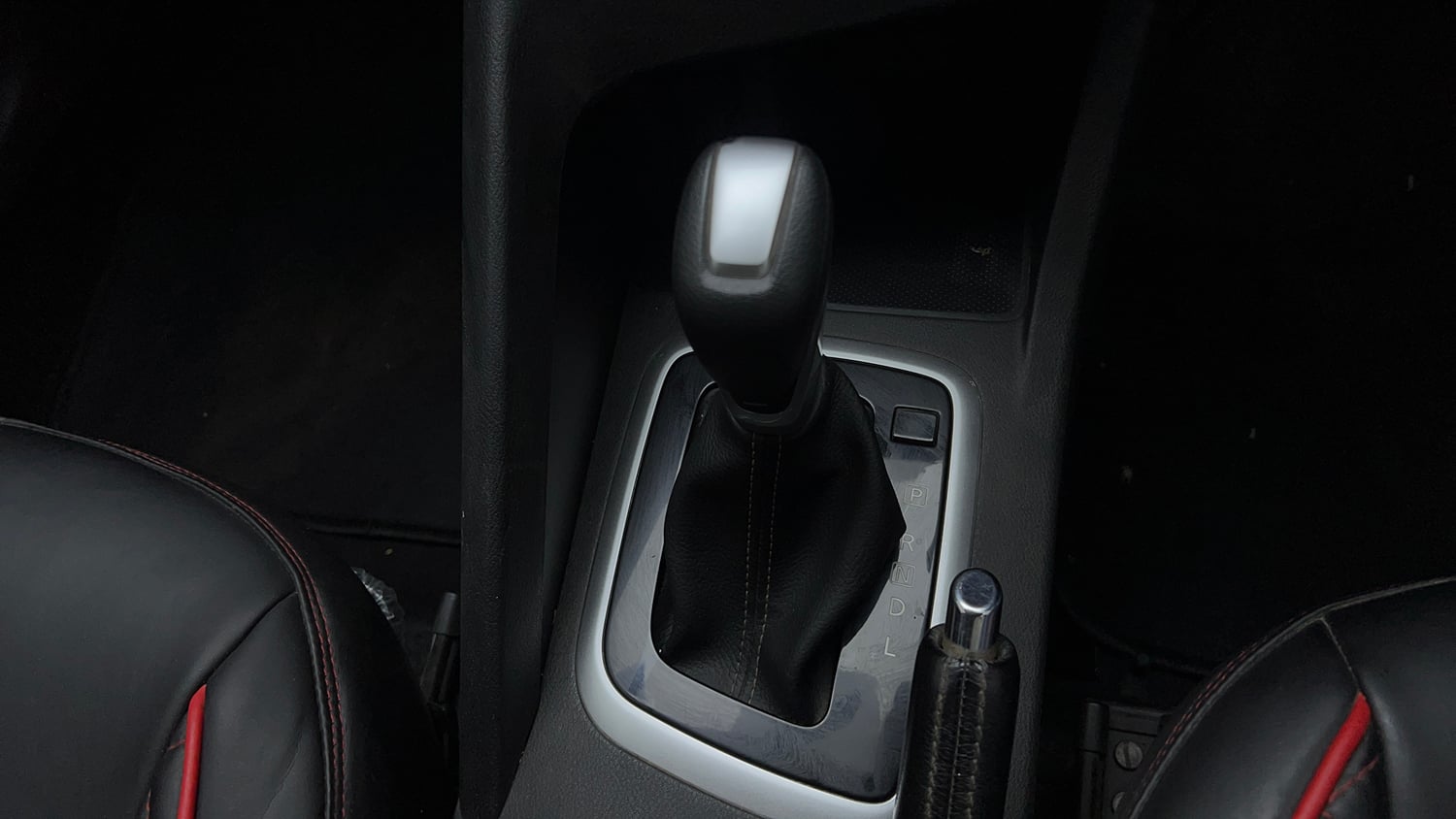 Used 2021 Nissan Magnite XV Premium Turbo (O) CVT Dual Tone Petrol Automatic interior GEAR  KNOB VIEW