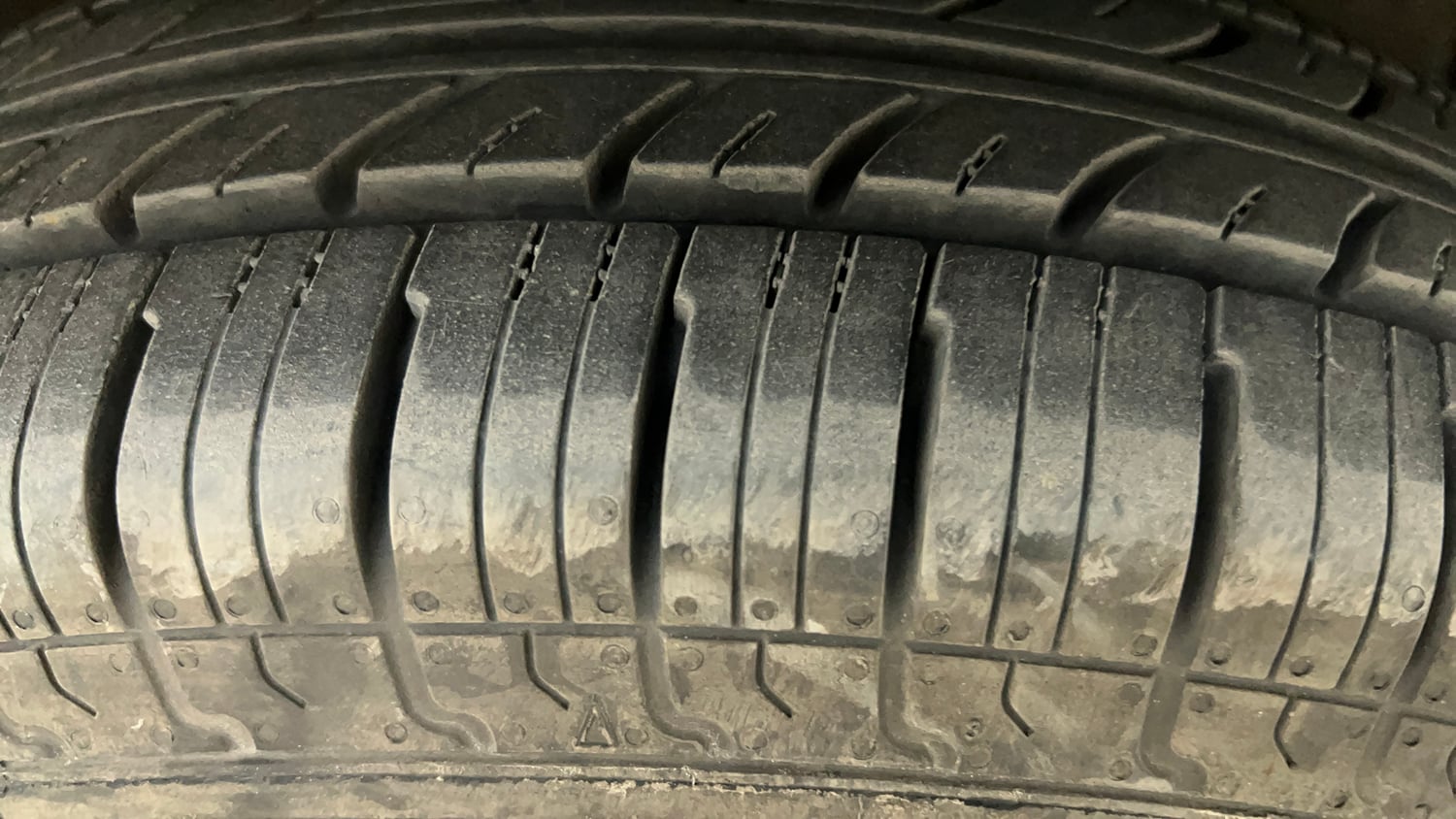Used 2016 Maruti Suzuki Swift Dzire VXI Petrol Manual tyres RIGHT FRONT TYRE TREAD VIEW