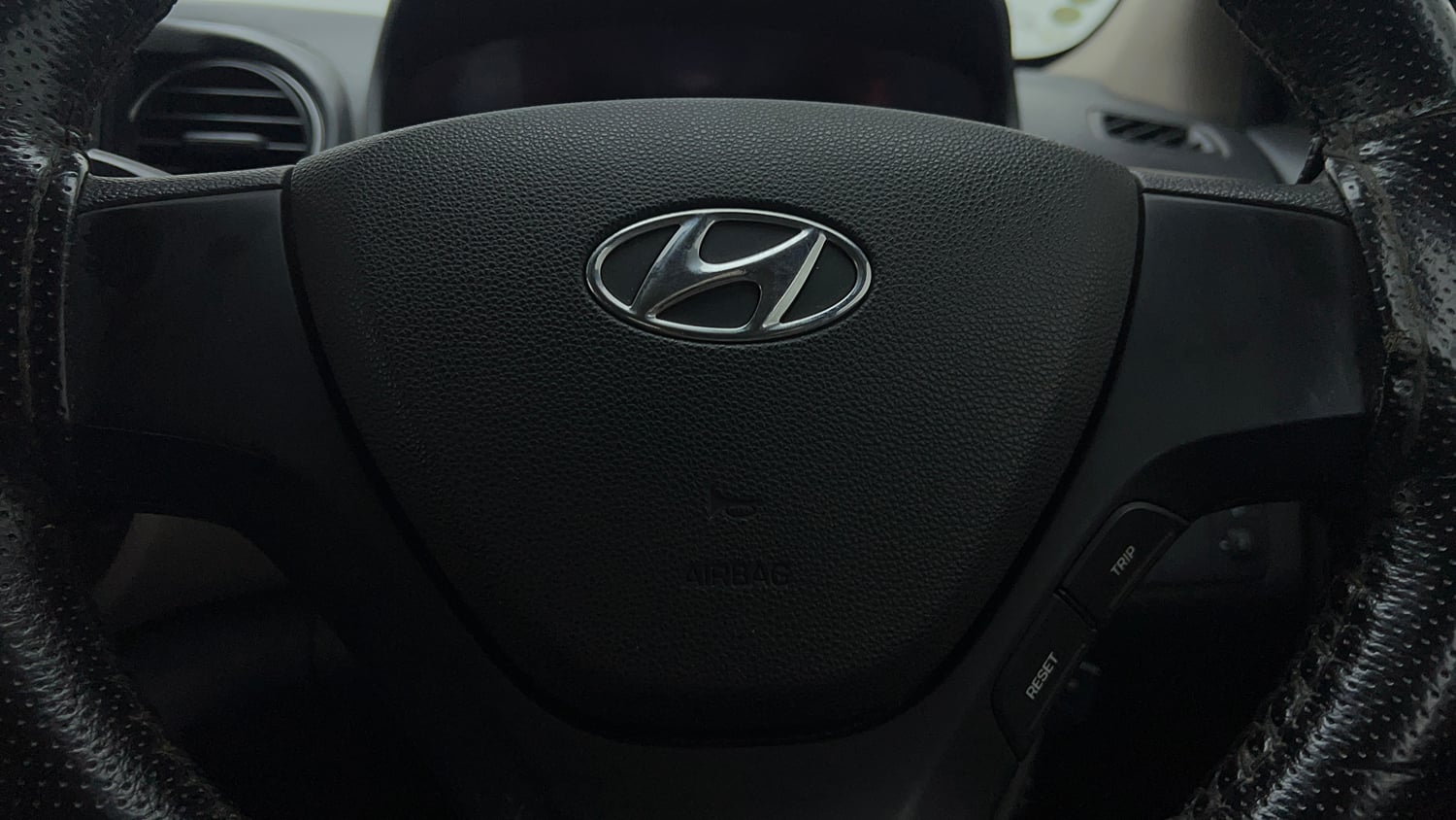 Used 2016 Hyundai Grand i10 Magna 1.2 Kappa VTVT Petrol Manual top_features Airbags