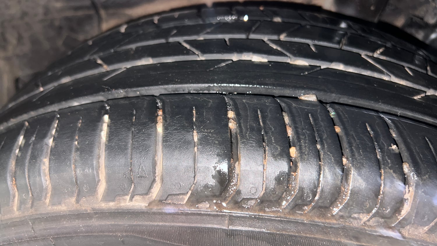 Used 2024 Hyundai New i20 Asta (O) 1.2 MT Petrol Manual tyres LEFT REAR TYRE TREAD VIEW
