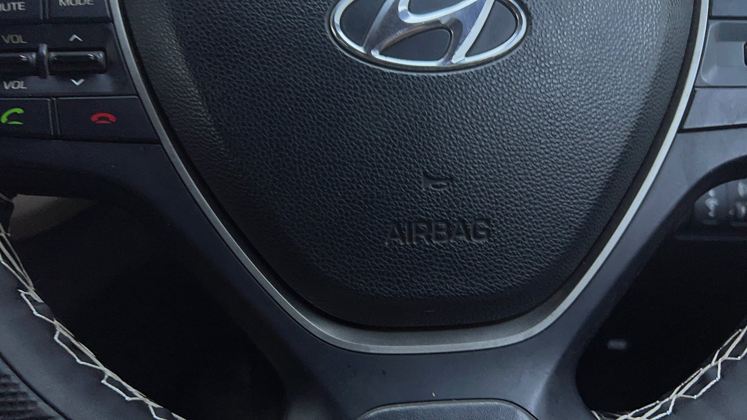 Used 2016 Hyundai Elite i20 Asta 1.2 Petrol Manual top_features Airbags