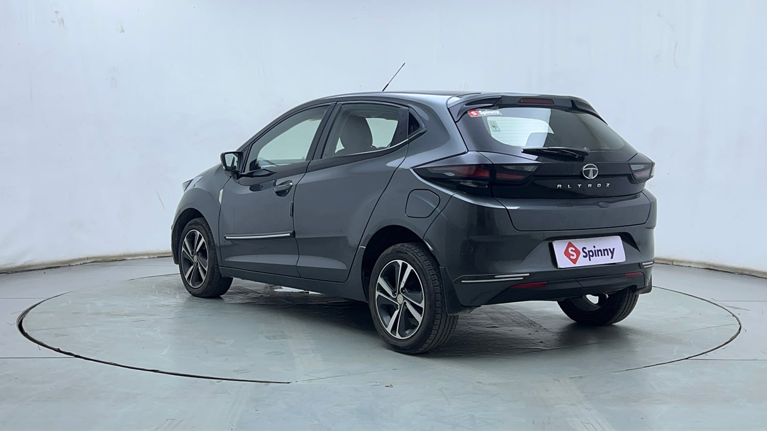 Used 2021 Tata Altroz XZ Petrol Petrol Manual exterior LEFT REAR CORNER VIEW