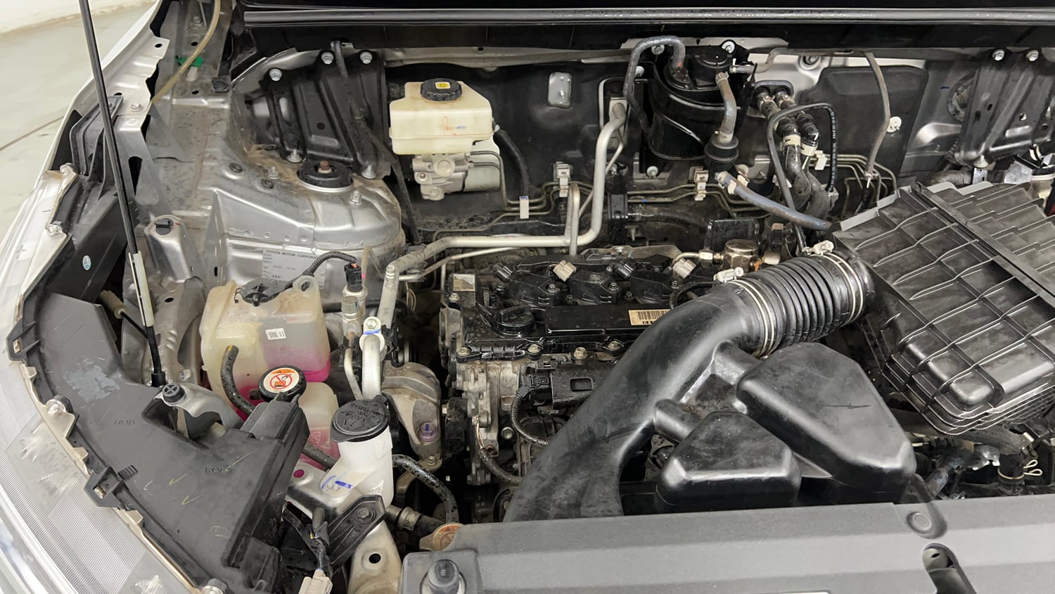 Used 2023 Toyota Innova Hycross VX Hybrid 8 STR Hybrid Automatic engine ENGINE RIGHT SIDE VIEW