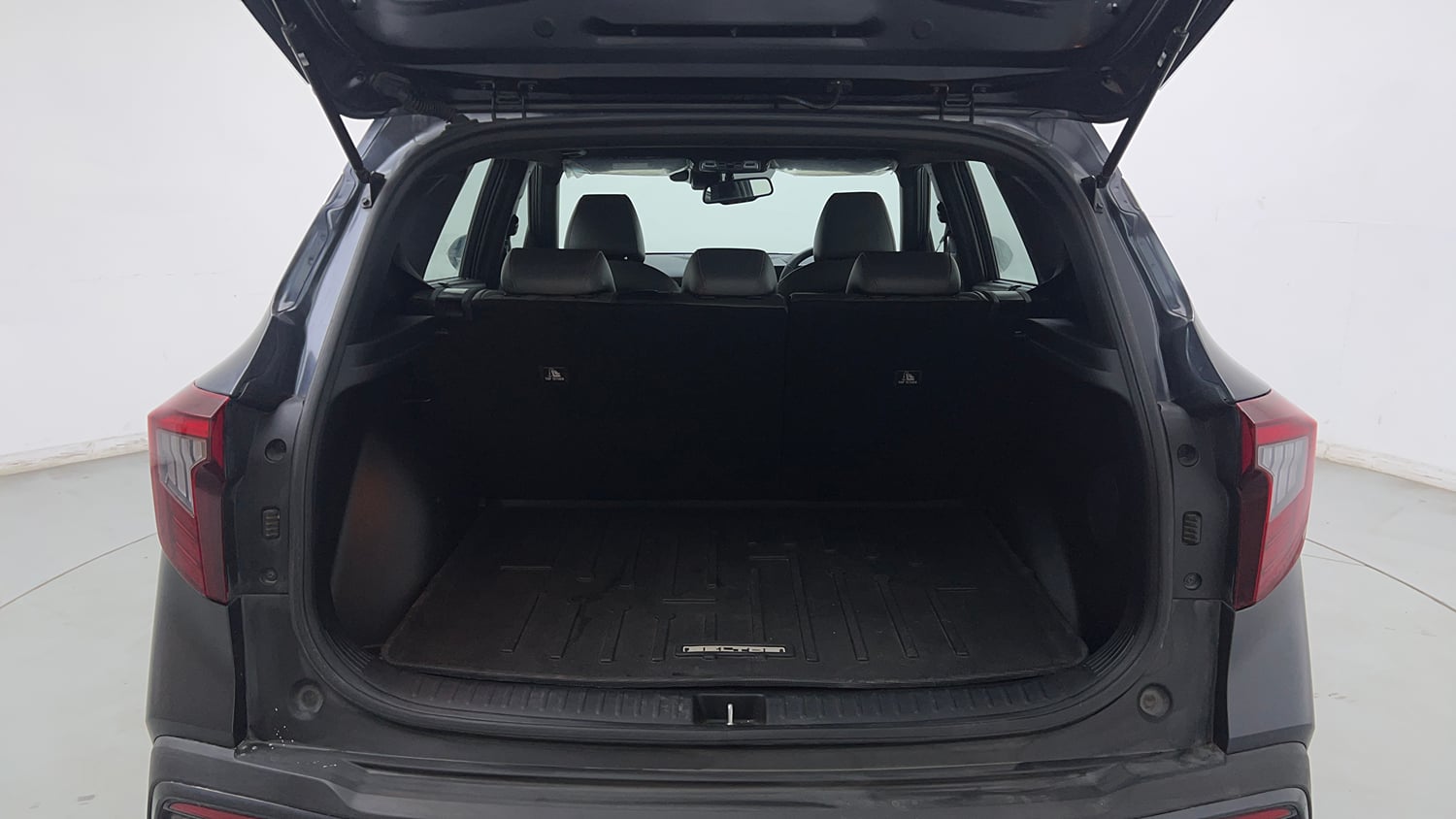 Used 2024 Kia Seltos X Line 1.5 Turbo Petrol DCT Petrol Automatic interior DICKY INSIDE VIEW