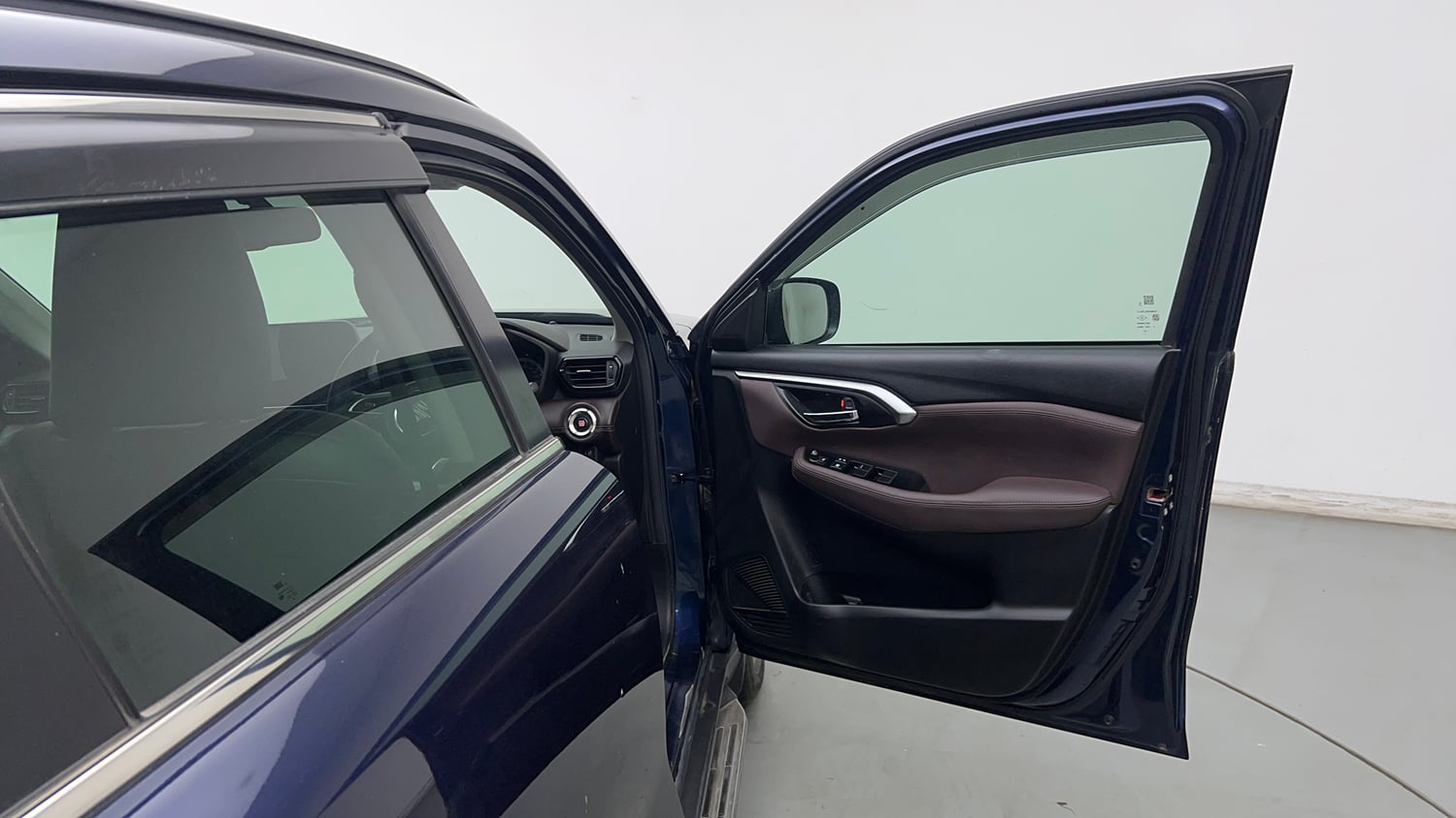Used 2023 Maruti Suzuki Grand Vitara Alpha Smart Hybrid AT Petrol Automatic interior RIGHT FRONT DOOR OPEN VIEW