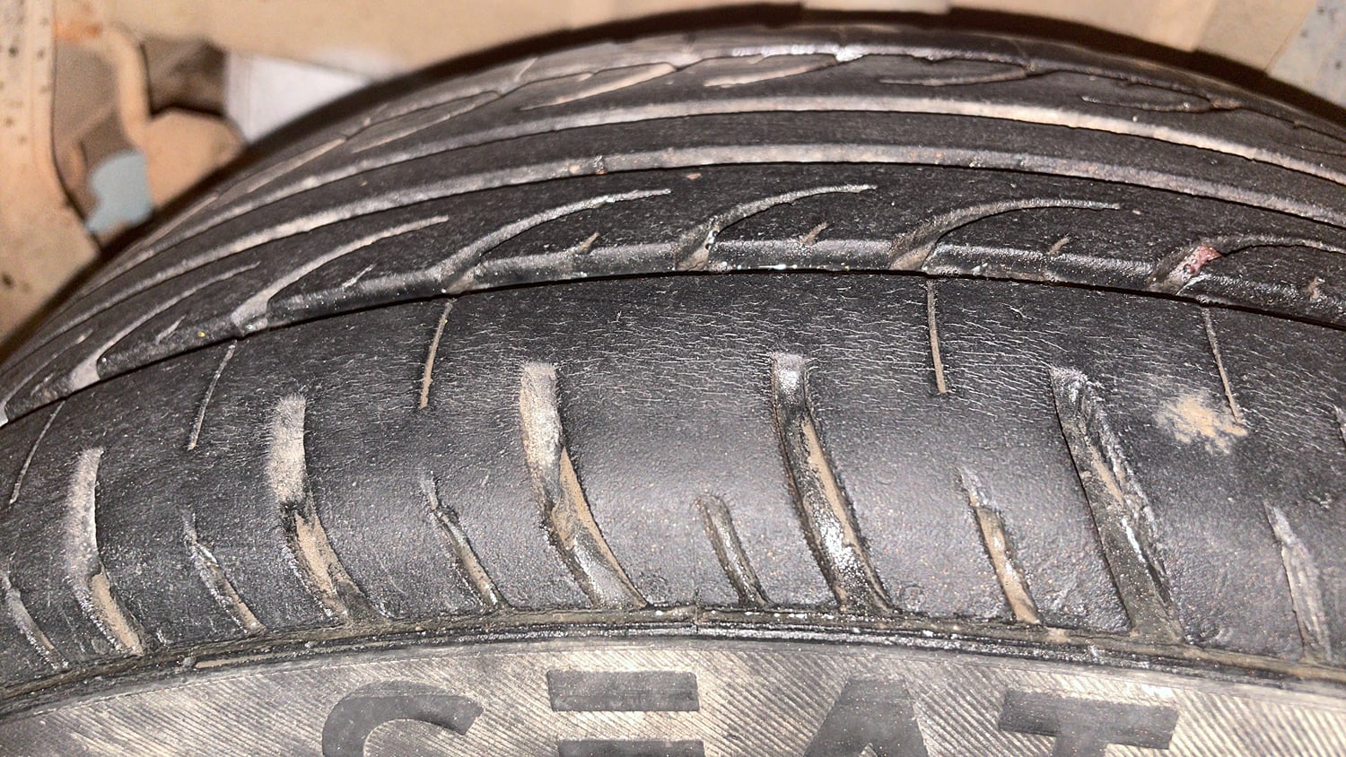 Used 2018 Tata Tiago Revotron XZ Petrol Manual tyres RIGHT REAR TYRE TREAD VIEW