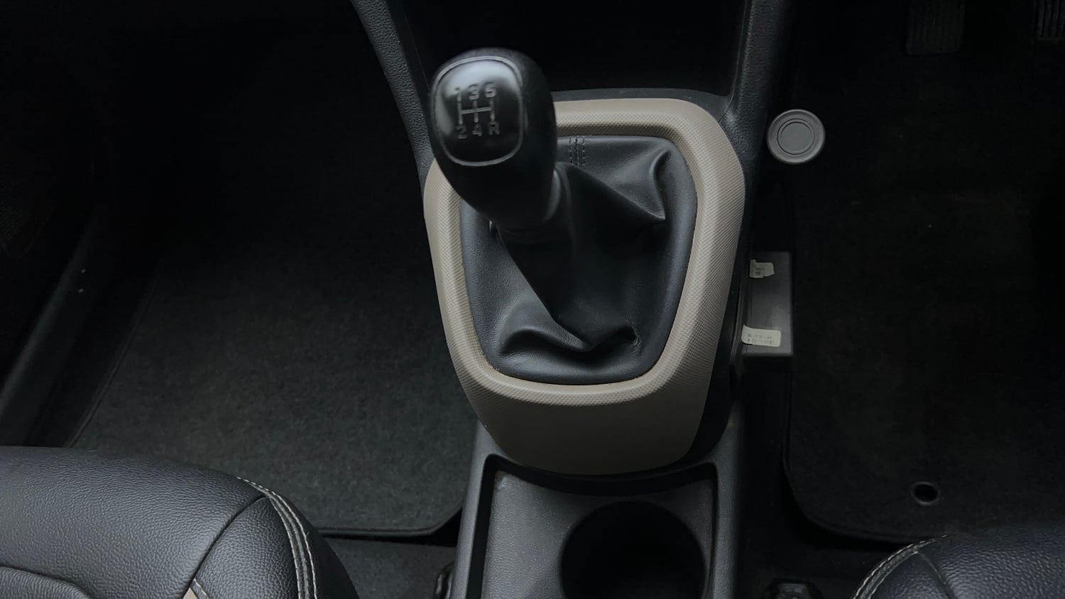 Used 2016 Hyundai Grand i10 Magna 1.2 Kappa VTVT Petrol Manual interior GEAR  KNOB VIEW