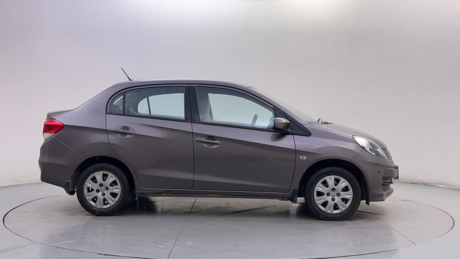 Used 2014 Honda Amaze 1.2 S i-VTEC Petrol Manual exterior RIGHT SIDE VIEW