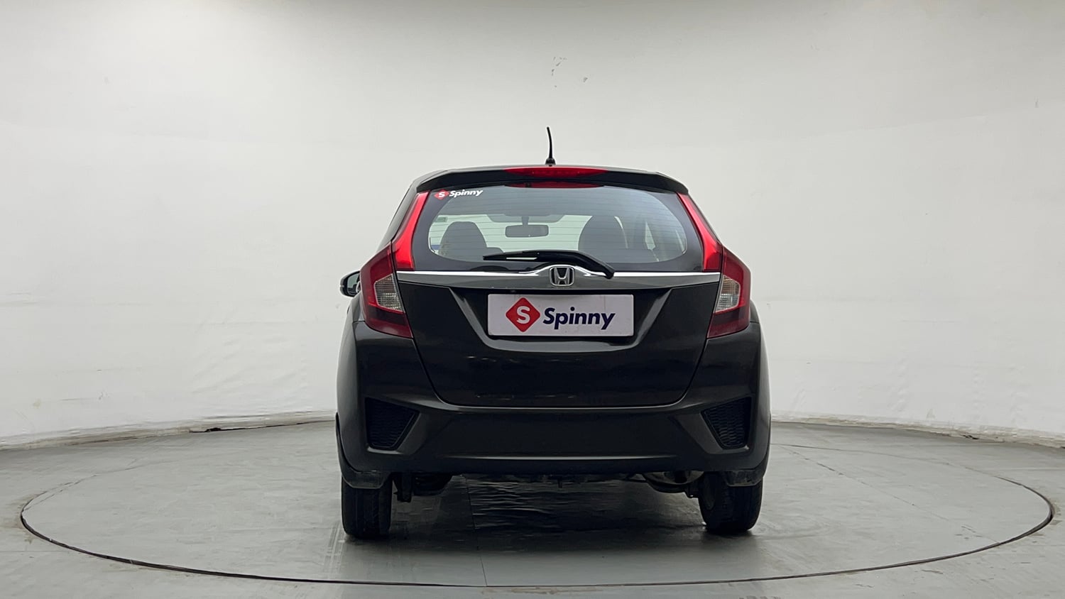 Used 2016 Honda Jazz V AT Petrol Petrol Automatic exterior BACK VIEW