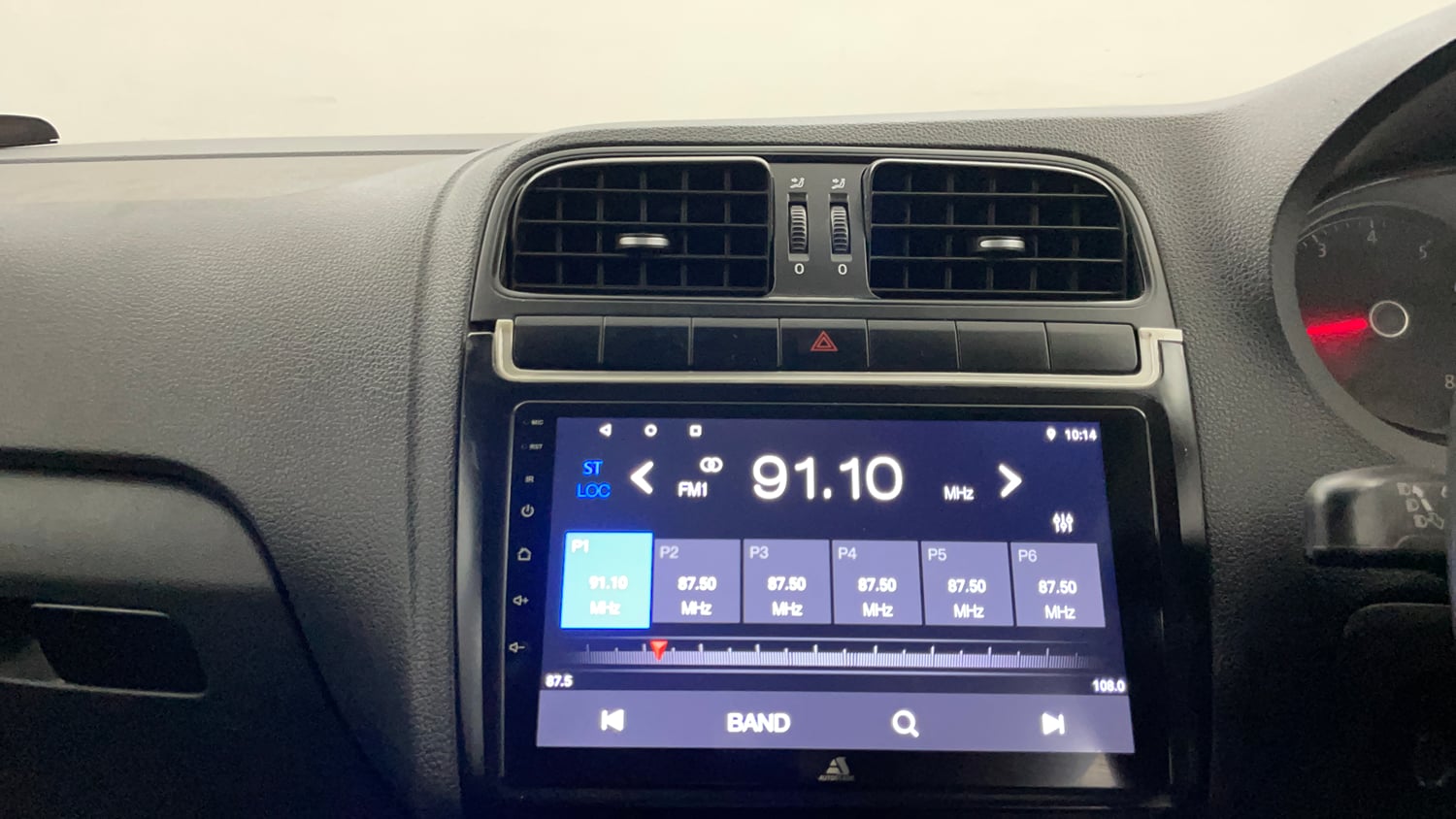 Used 2019 Volkswagen Polo Trendline 1.0L (P) Petrol Manual interior MUSIC SYSTEM & AC CONTROL VIEW