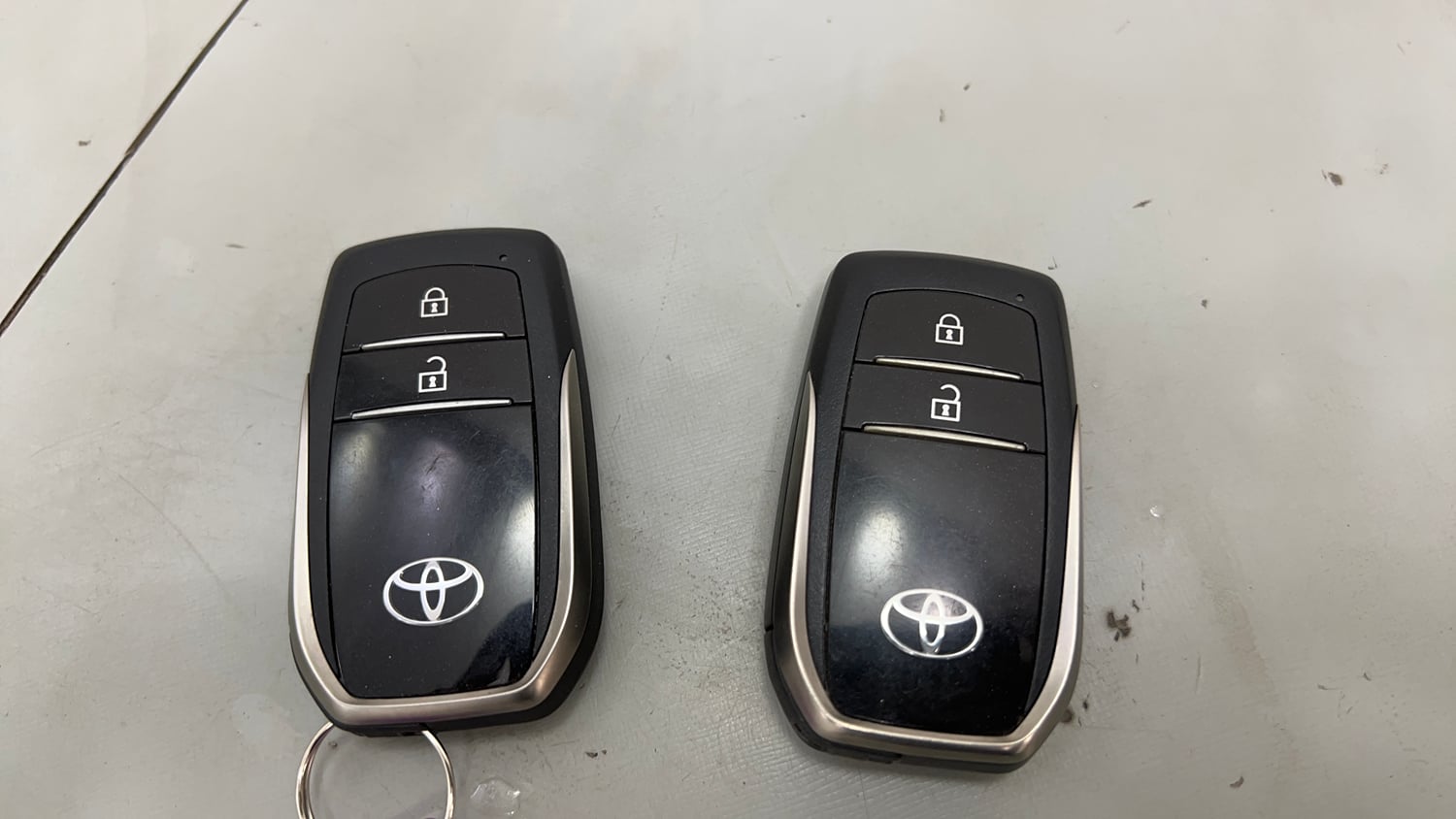 Used 2023 Toyota Innova Hycross VX Hybrid 8 STR Hybrid Automatic extra CAR KEY VIEW